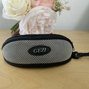 Gezi Eyeglass Sun Glass‎ Case Silver Black Zipper